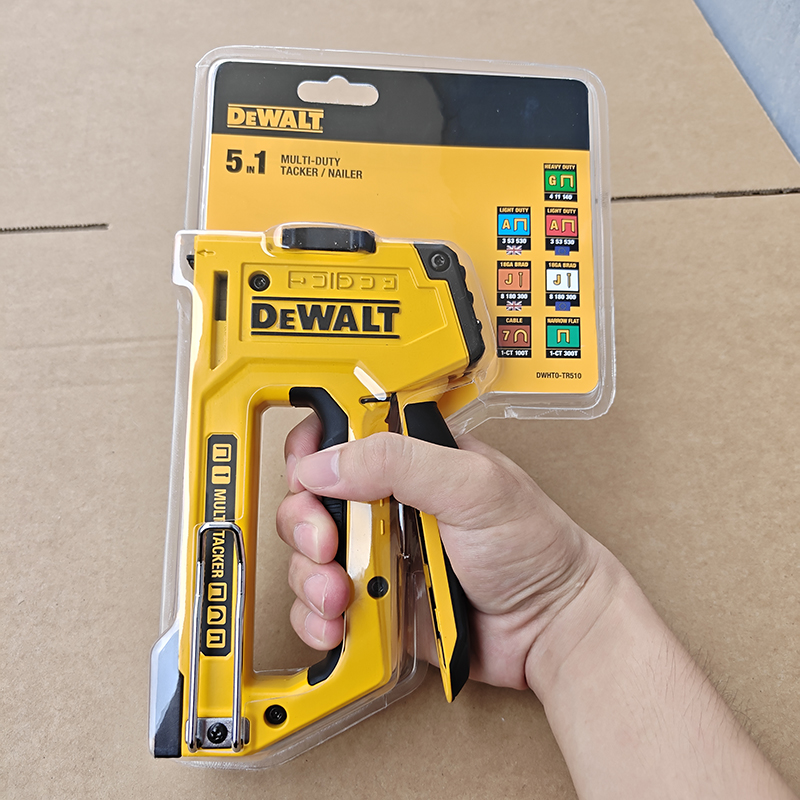 DeWALT DWHT0-TR510 Agrafeuse m - Staple Gun Electric avis et prix